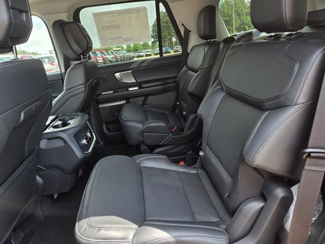 New 2026 Ford Expedition Platinum w/ Driver's Package AWD/4WD image 17