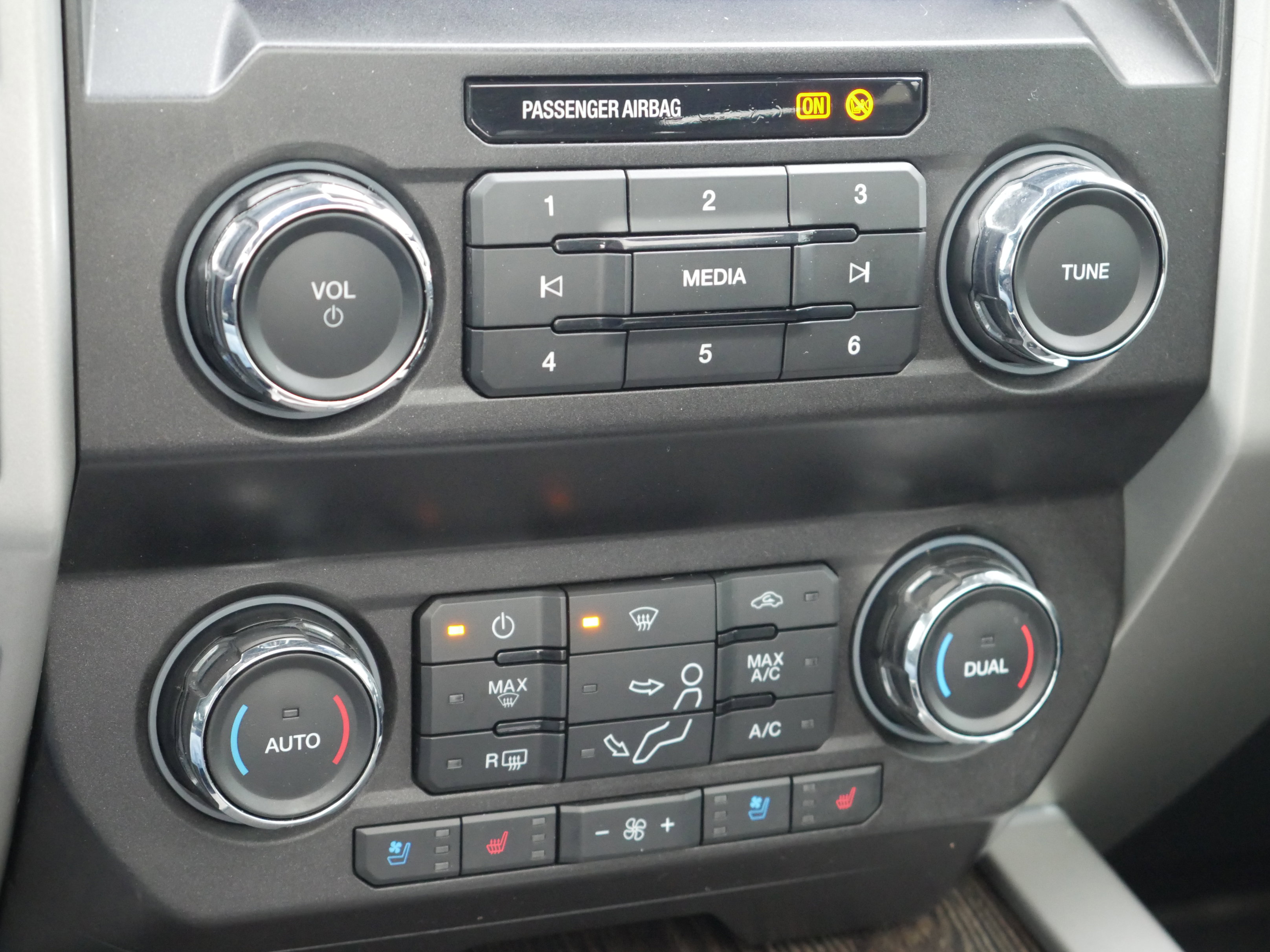 Used 2020 Ford F350 Lariat w/ Lariat Ultimate Package image 23