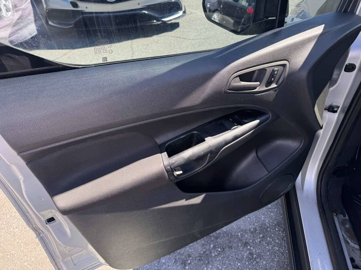 Used 2018 Ford Transit Connect XL FWD image 9
