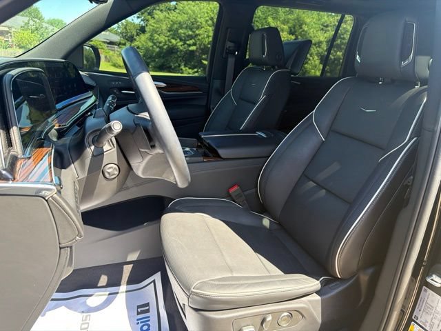 Used 2024 Cadillac Escalade ESV Premium Luxury w/ Performance Package AWD/4WD image 7
