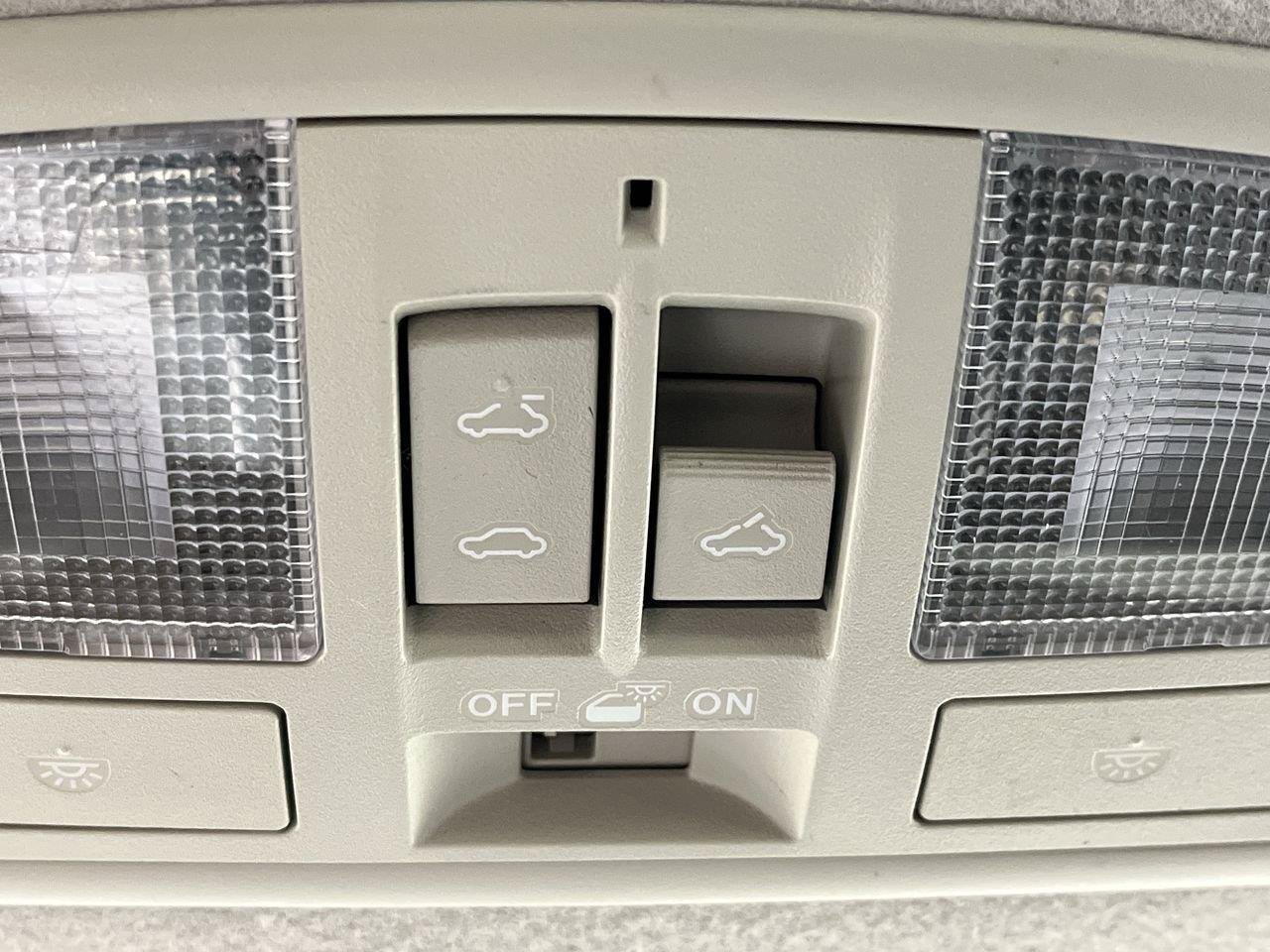 Used 2010 MAZDA MAZDA3 i Touring FWD image 19