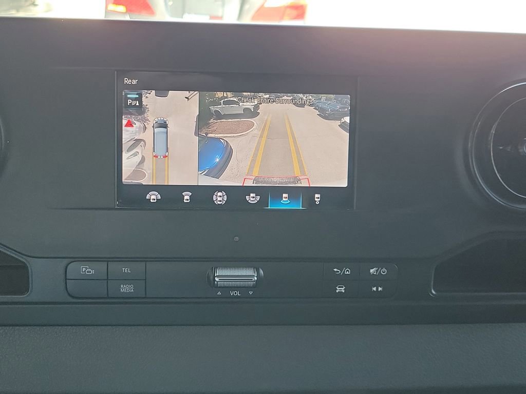 Used 2023 Mercedes-Benz Sprinter 2500 image 36