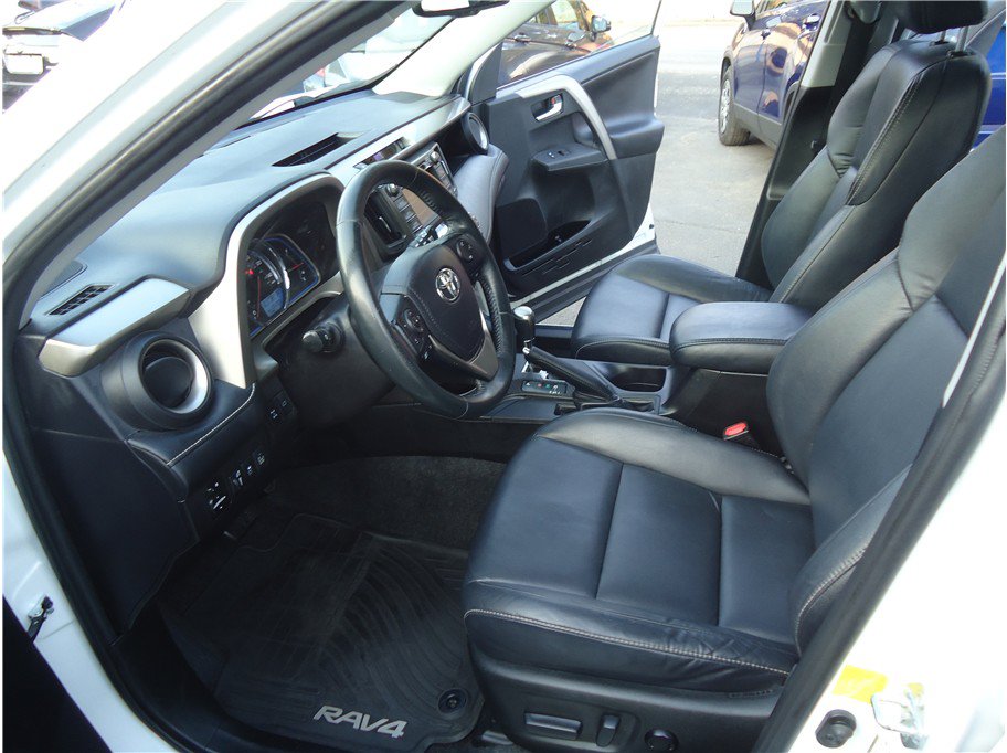 Used 2015 Toyota RAV4 Limited w/ Technology Package AWD/4WD image 26