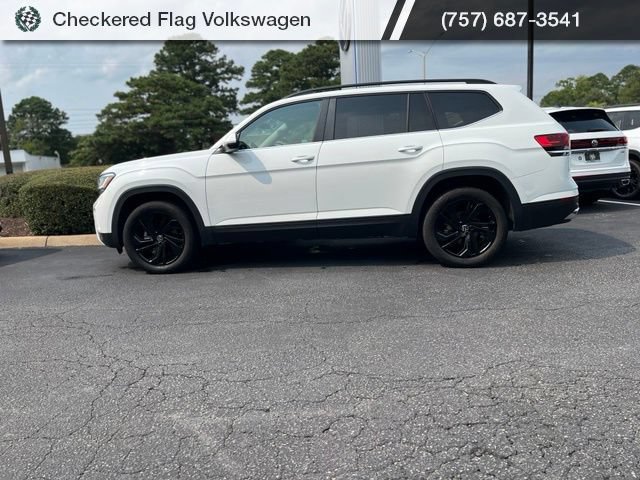 Used 2023 Volkswagen Atlas SE w/ Black Wheel Package AWD/4WD image 4