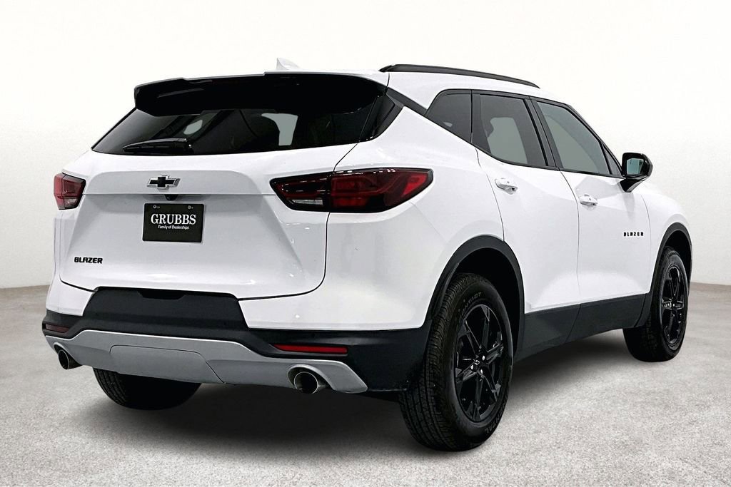 Used 2024 Chevrolet Blazer LT w/ Convenience Package image 2