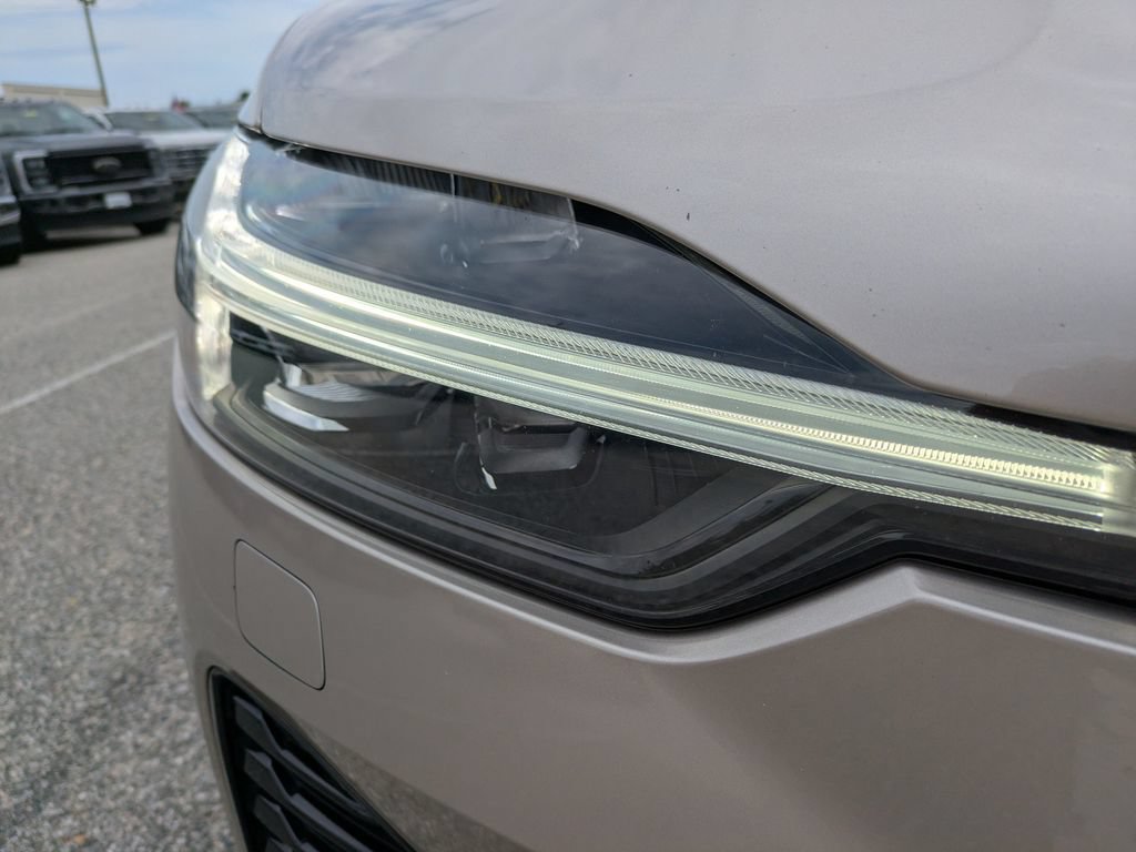 Certified 2023 Volvo XC60 B6 Ultimate w/ Protection Package Premier AWD/4WD image 10