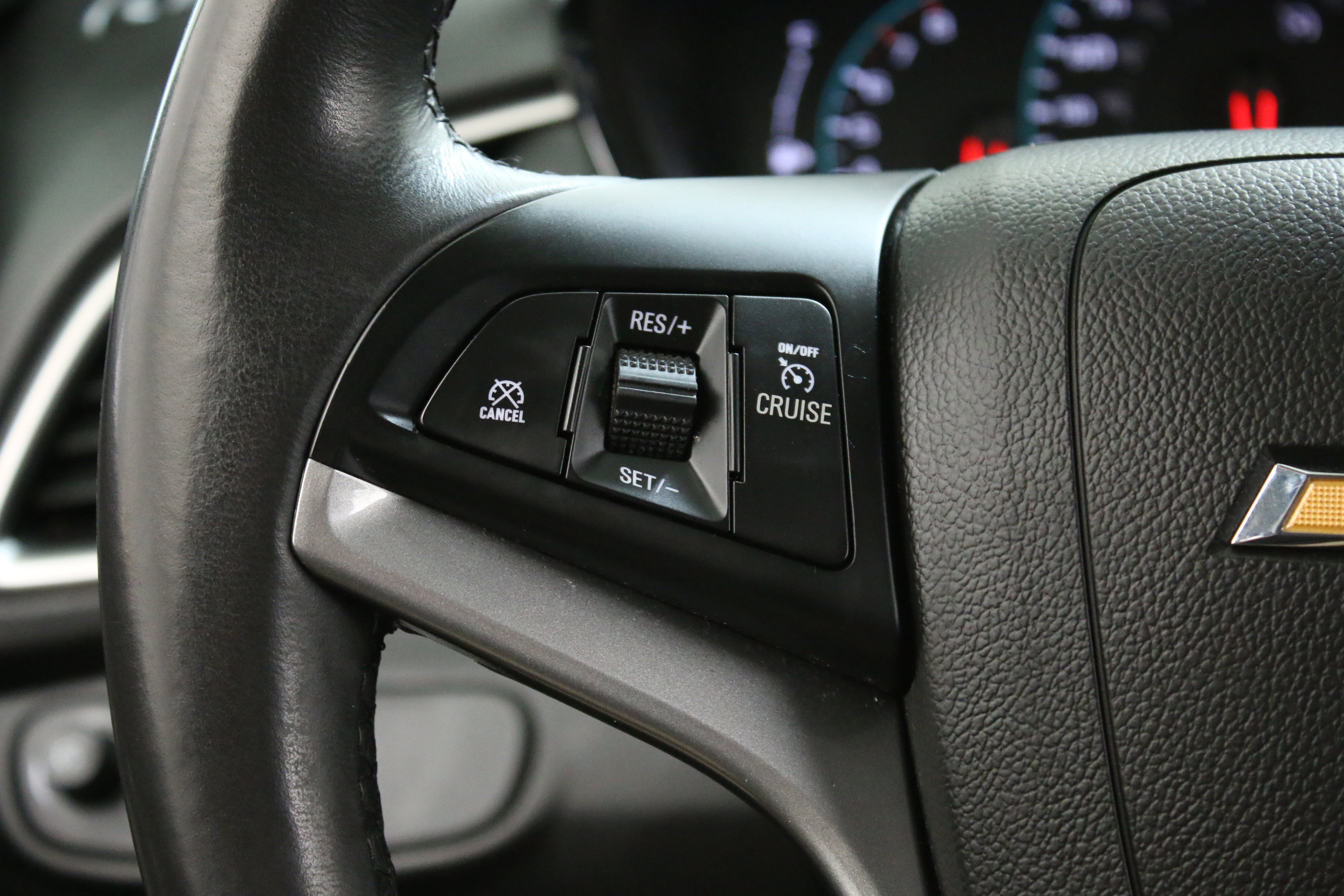 Used 2022 Chevrolet Trax LT w/ Midnight Edition image 15