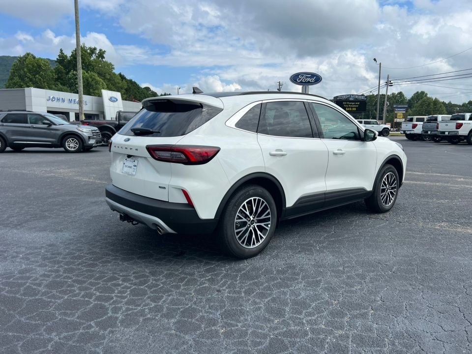 New 2025 Ford Escape SE w/ Class II Trailer Tow Package image 5