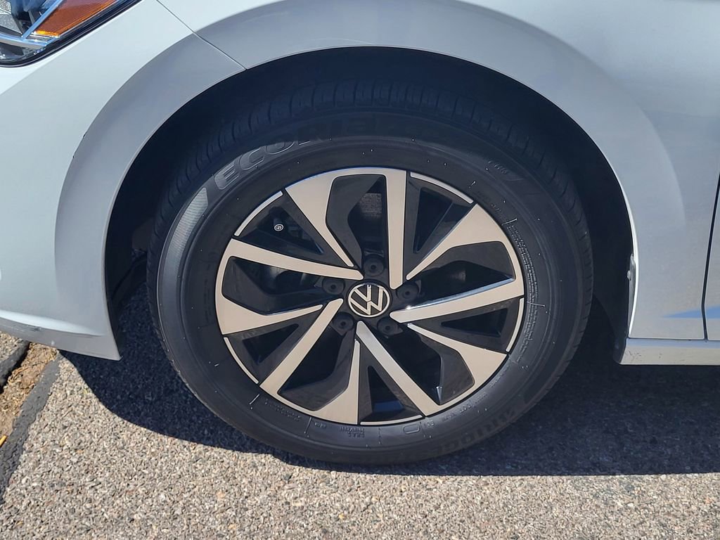 Used 2024 Volkswagen Jetta S image 9