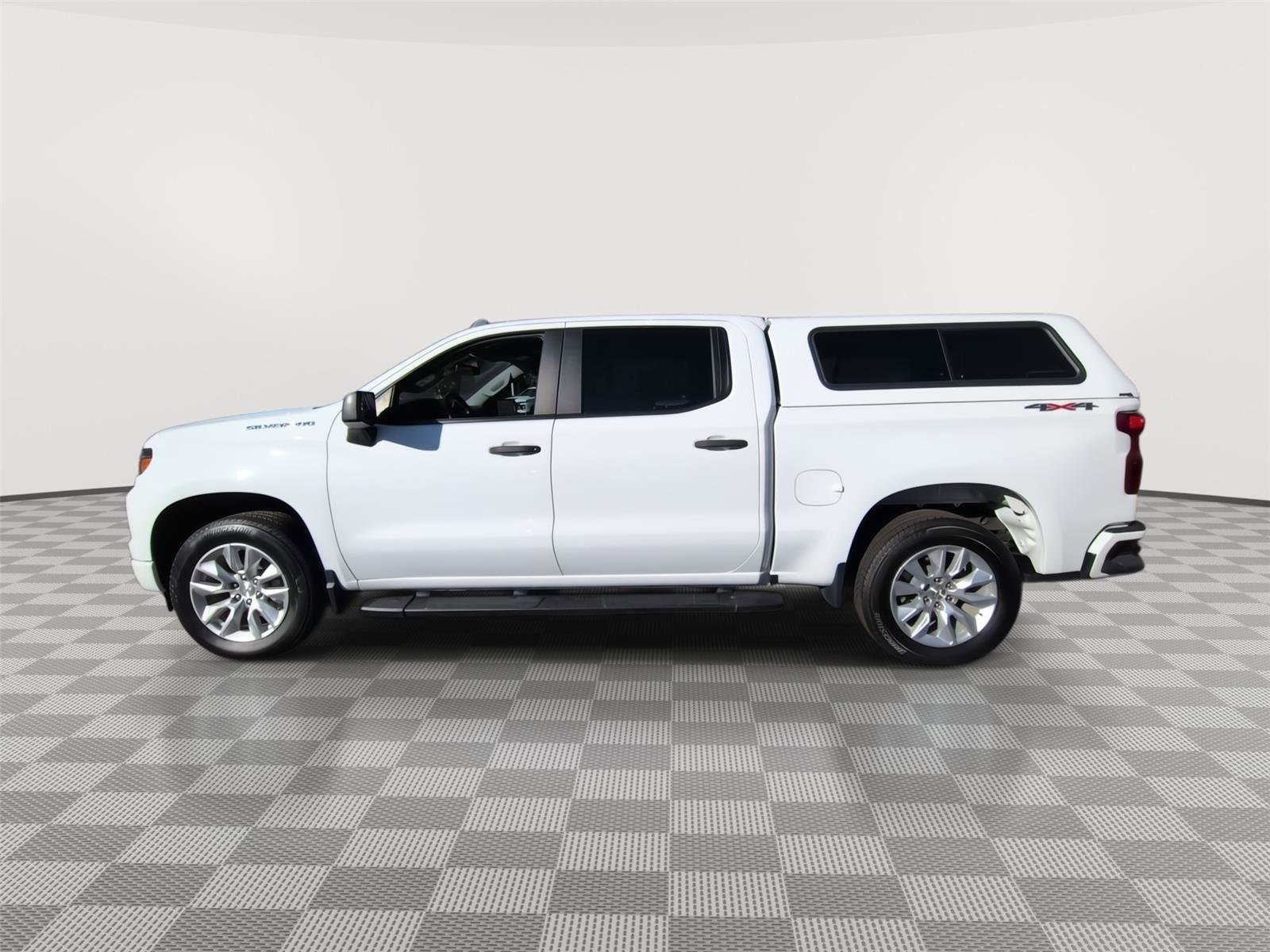 Used 2023 Chevrolet Silverado 1500 Custom image 2