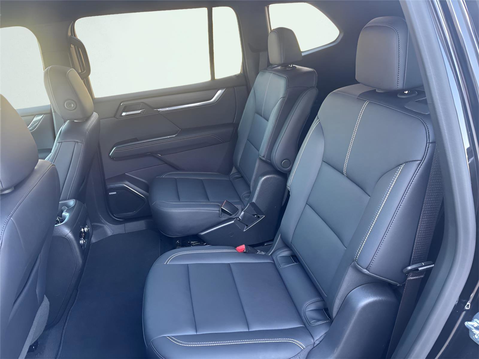 Used 2024 GMC Acadia Elevation image 13