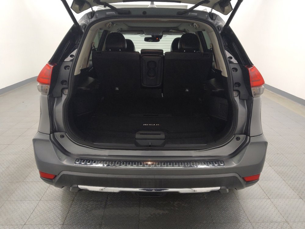 Used 2017 Nissan Rogue SL w/ SL Premium Package image 29