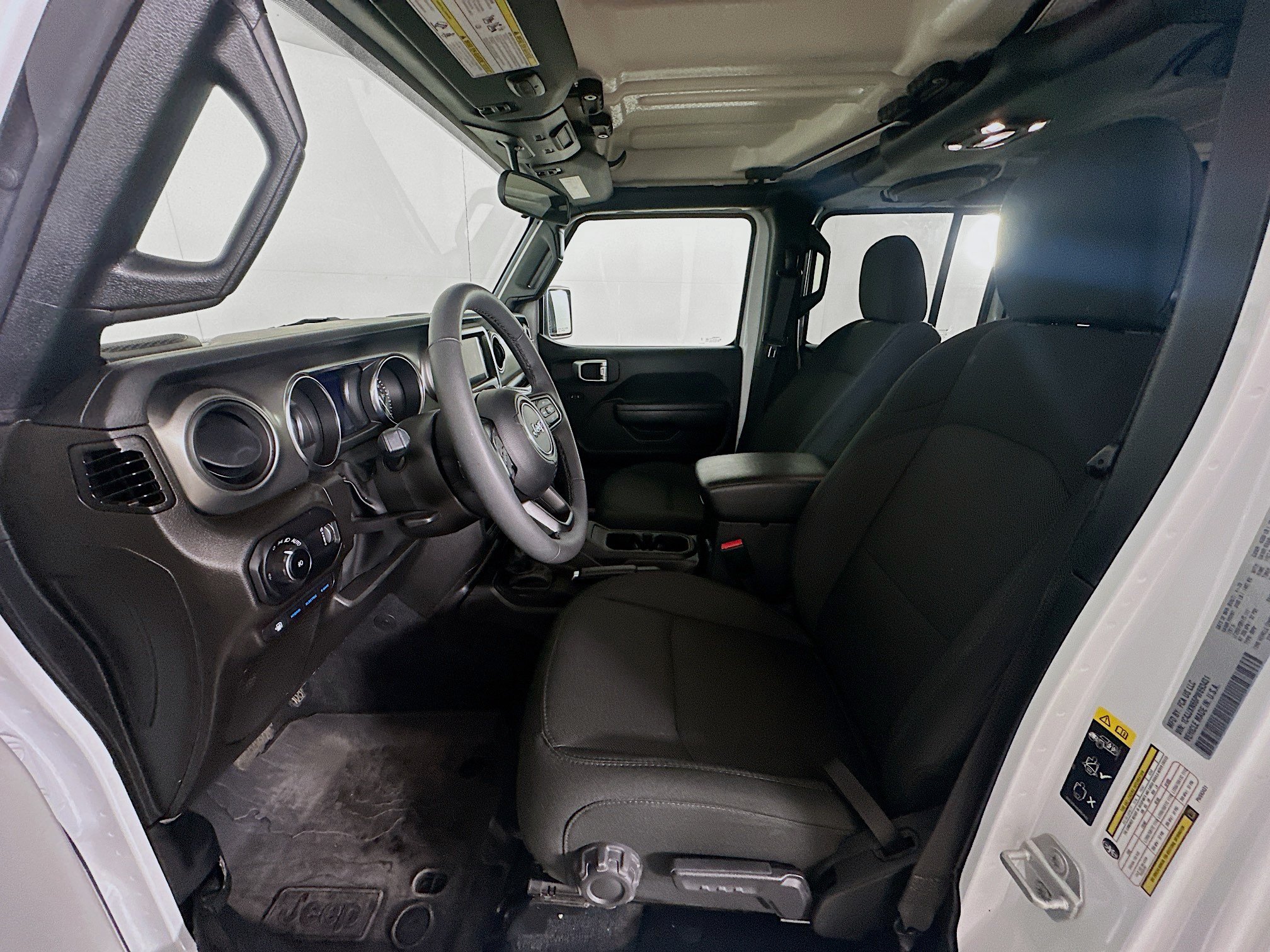 Used 2023 Jeep Wrangler Unlimited w/ Cold Weather Group AWD/4WD image 13