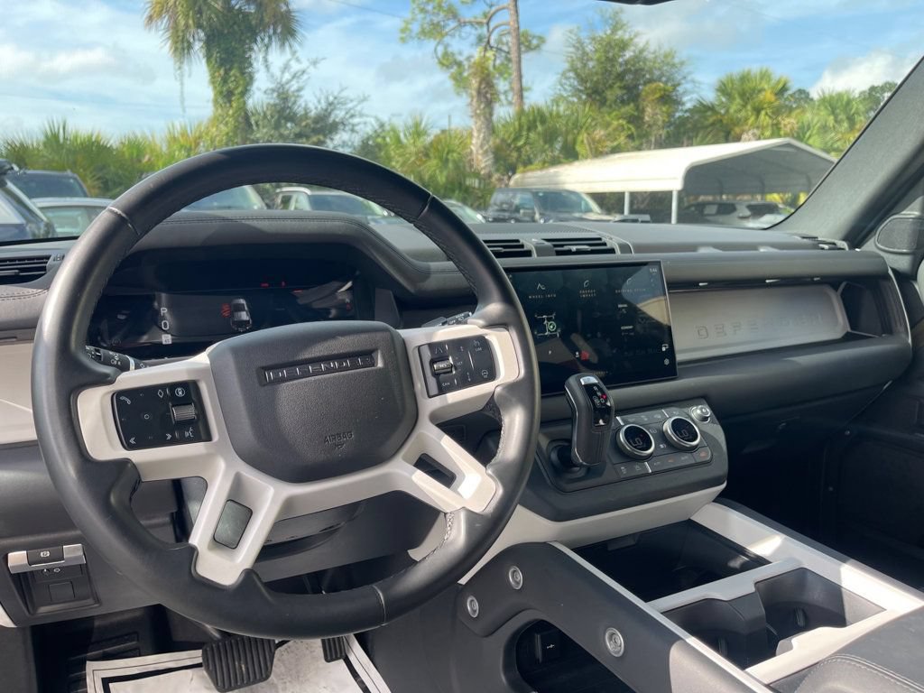 Used 2025 Land Rover Defender 110 S AWD/4WD image 14