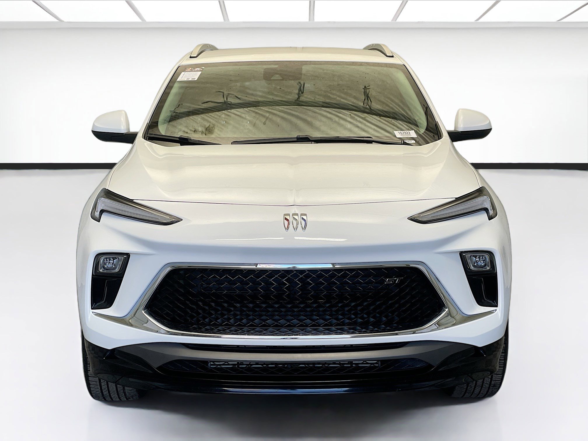 Used 2024 Buick Encore GX Sport Touring image 2