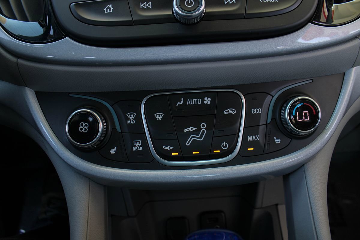 Used 2016 Chevrolet Volt LT w/ Comfort Package FWD image 30