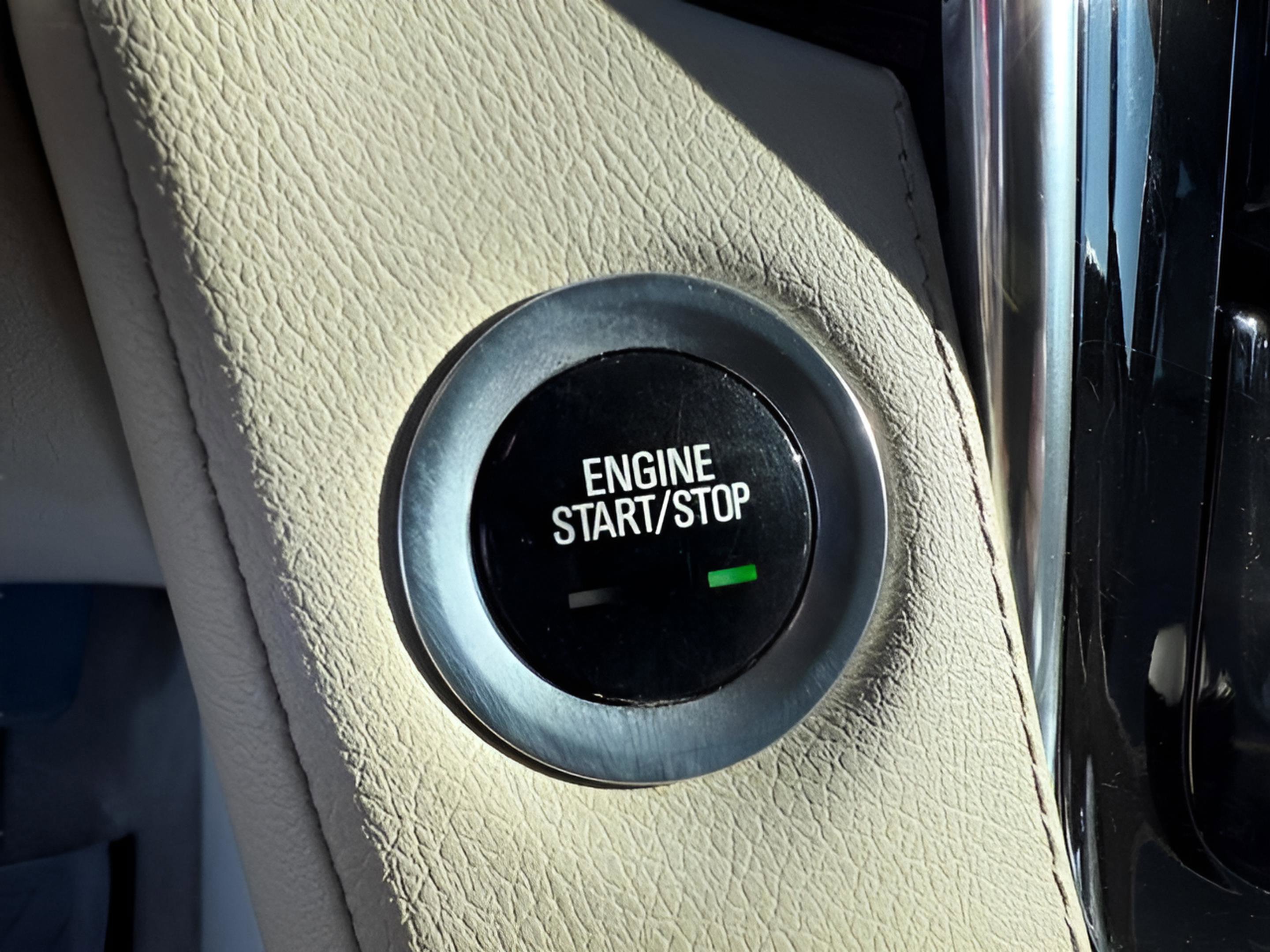 Used 2017 Cadillac Escalade Luxury image 24