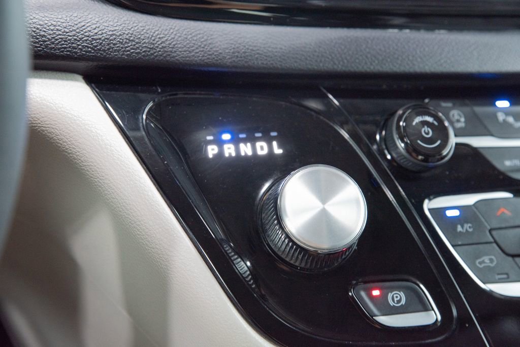 Used 2023 Chrysler Pacifica Touring-L FWD image 31