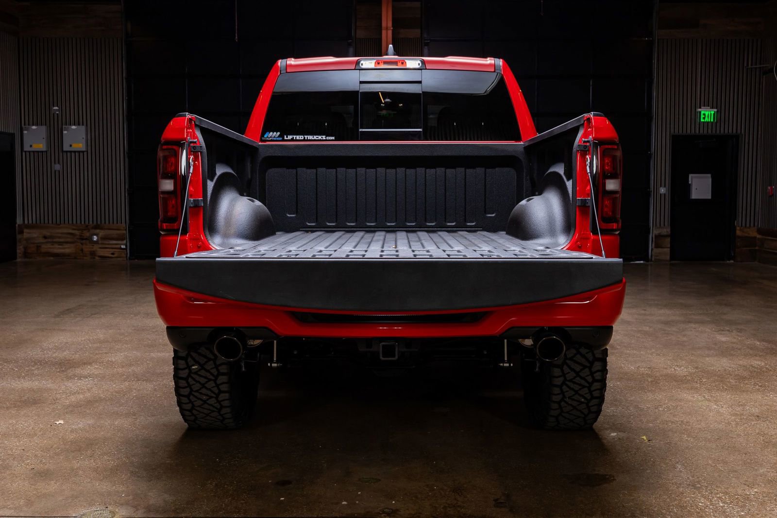 Used 2025 RAM 1500 Lone Star image 9