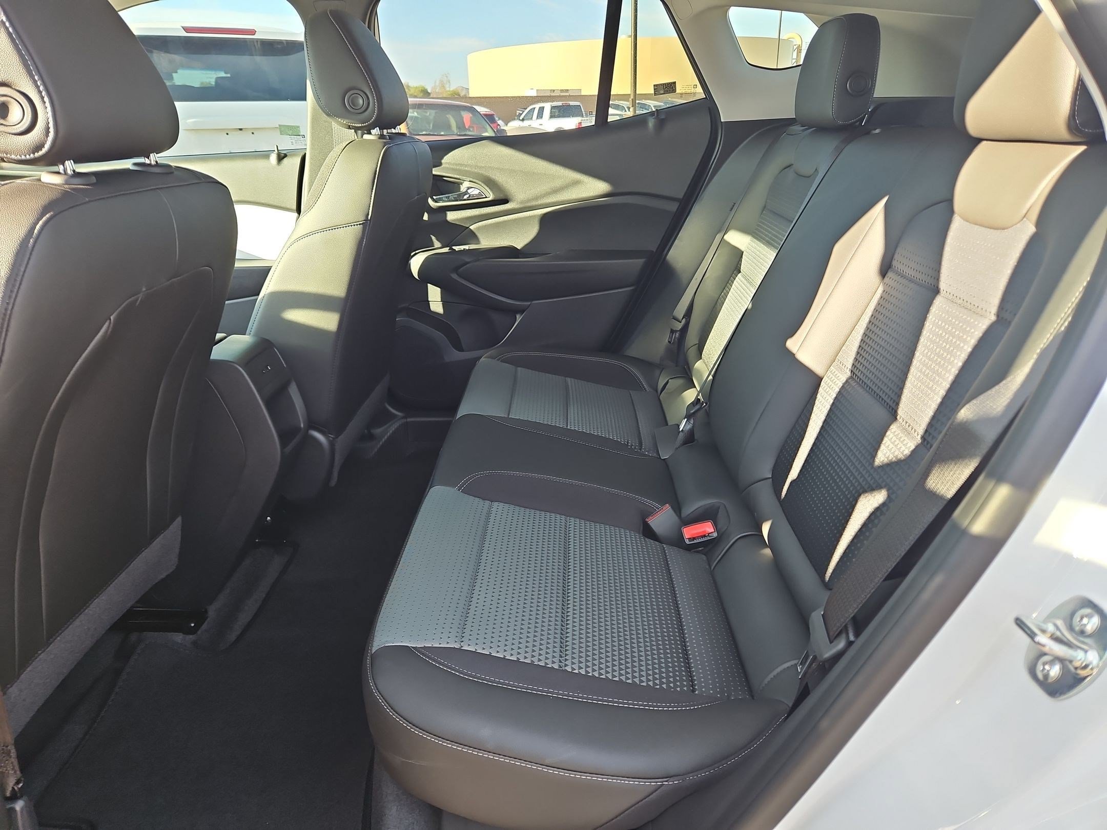 New 2026 Chevrolet Trax LT w/ LT Convenience Package FWD image 6