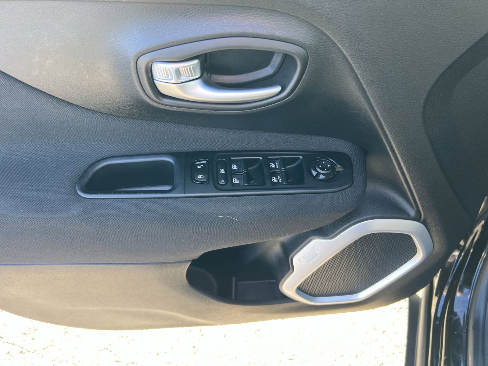 Used 2021 Jeep Renegade Sport image 14