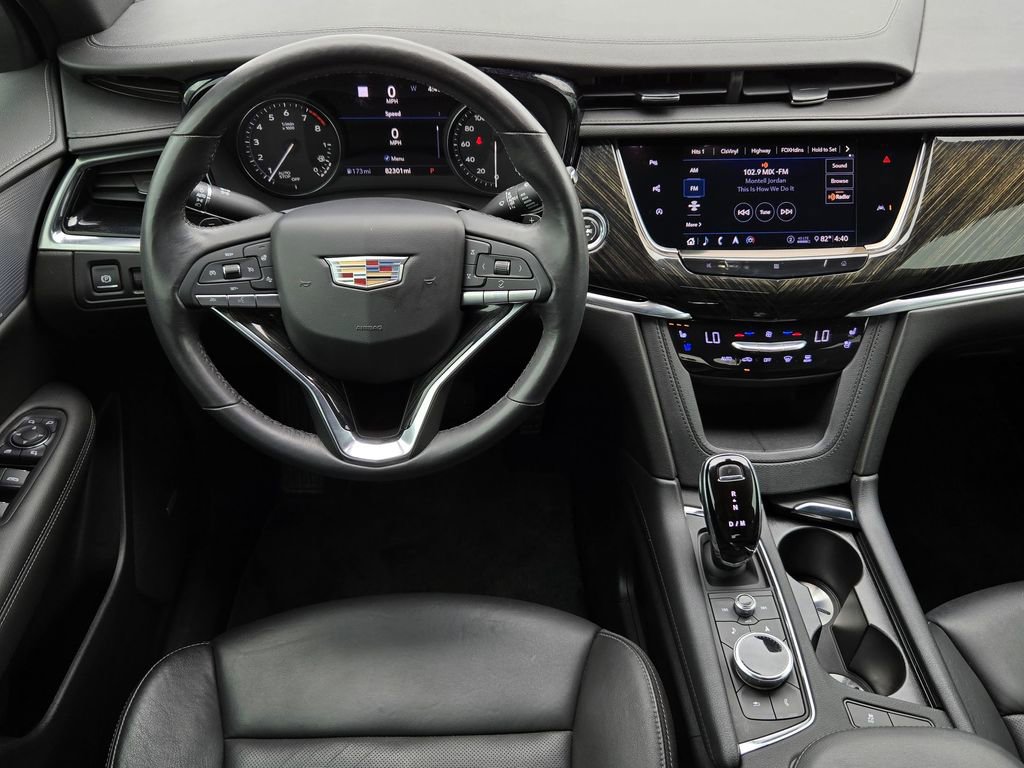 Used 2020 Cadillac XT6 Premium Luxury image 14