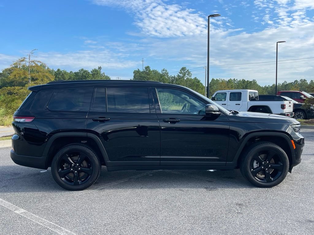 Used 2025 Jeep Grand Cherokee L Limited w/ Luxury Tech Group II AWD/4WD image 14