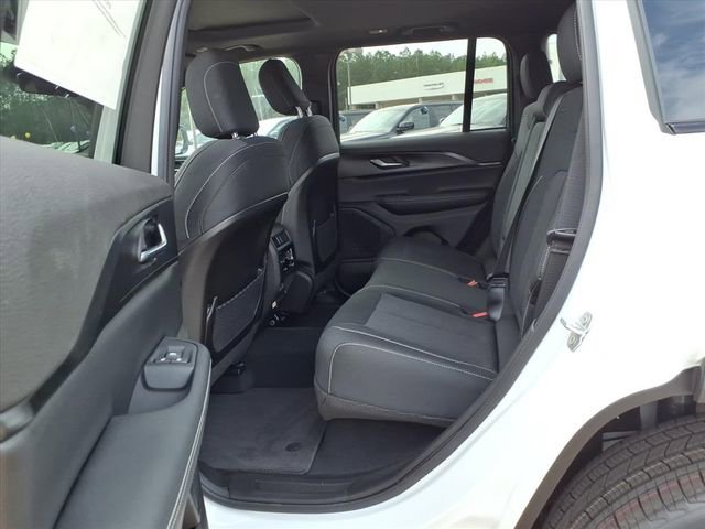 New 2026 Jeep Grand Cherokee Laredo X image 17