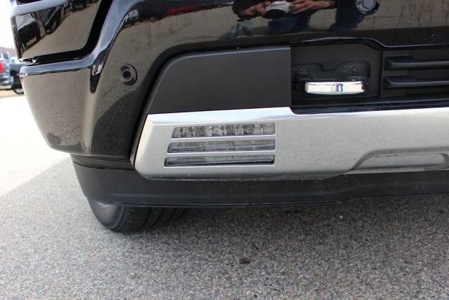 Used 2023 Chevrolet Silverado 1500 High Country w/ Technology Package image 7