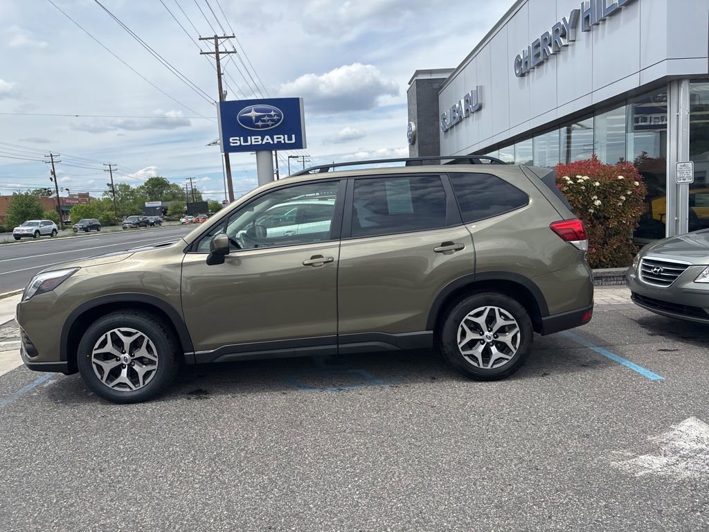 Used 2023 Subaru Forester Premium AWD/4WD image 6