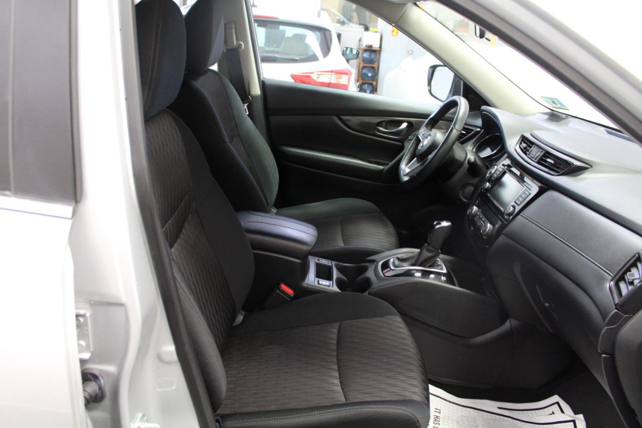 Used 2018 Nissan Rogue SV image 22