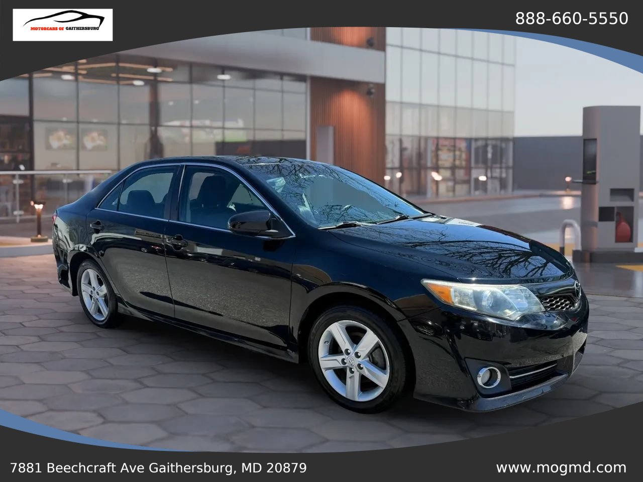 Used 2014 Toyota Camry SE FWD image 2