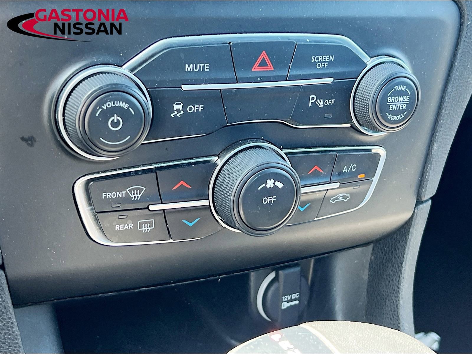 Used 2022 Dodge Charger SXT image 19