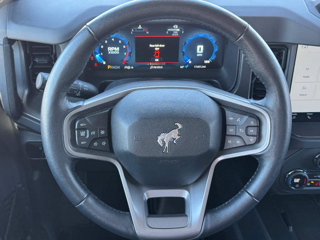 Used 2025 Ford Bronco Badlands image 14