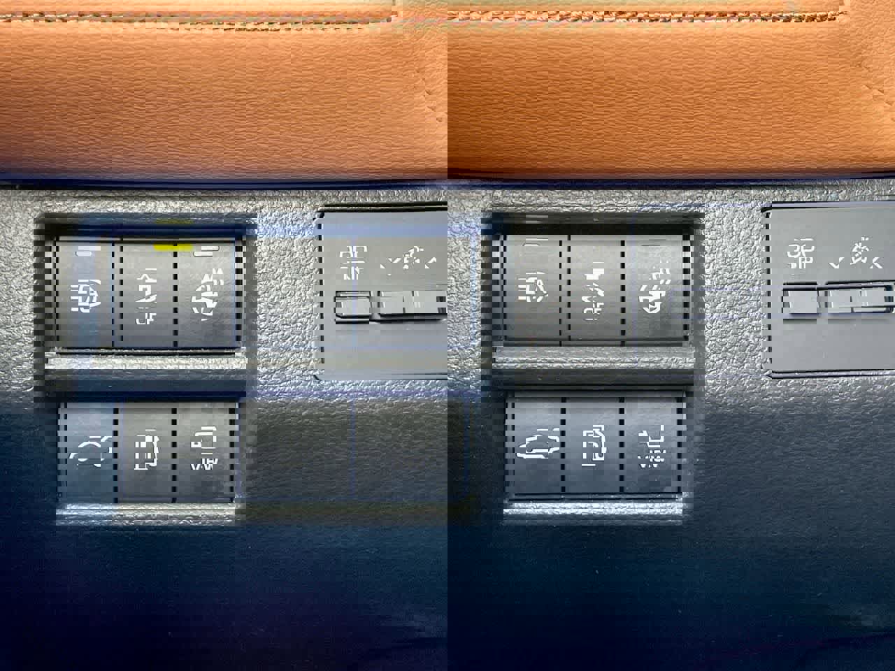 Used 2022 Toyota Avalon Limited w/ Advanced Safety Package image 24