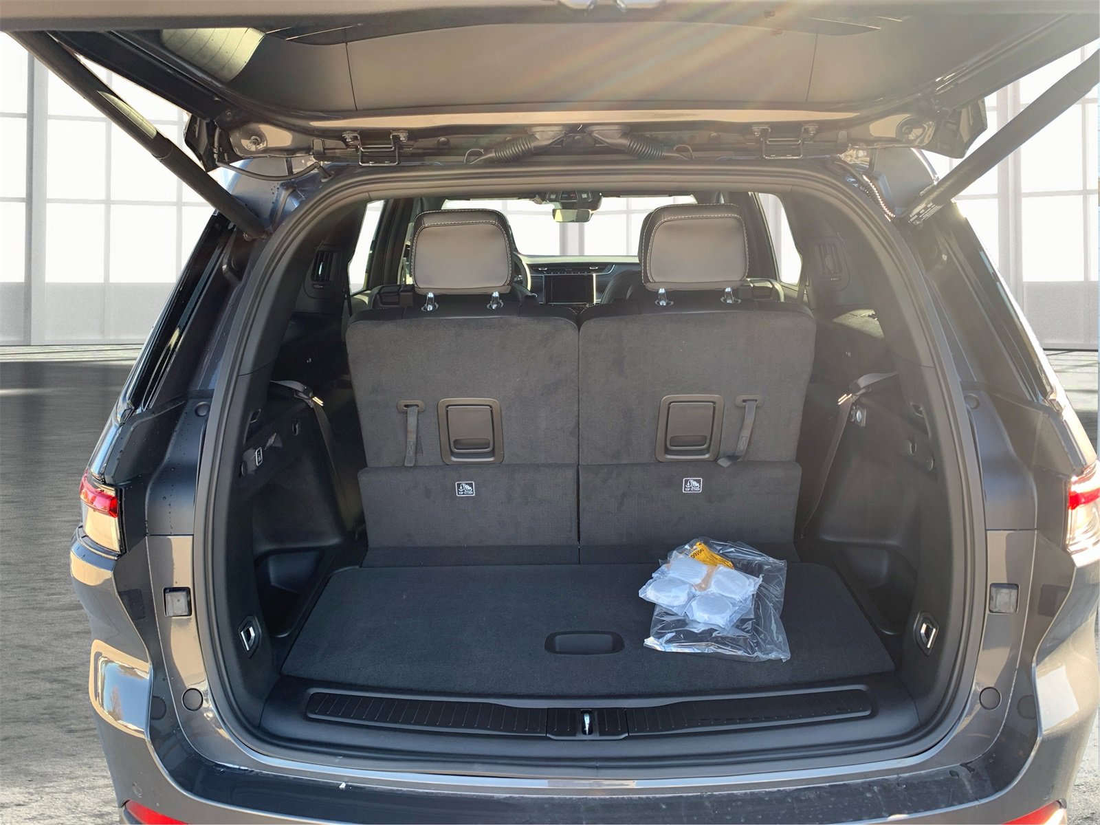 Used 2025 Jeep Grand Cherokee L Altitude image 12