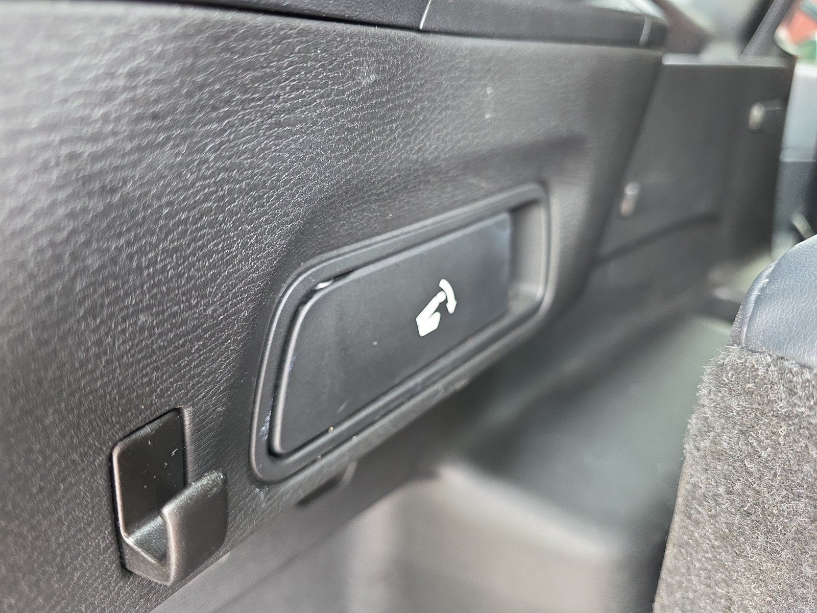 Used 2025 Mitsubishi Outlander SE AWD/4WD image 11