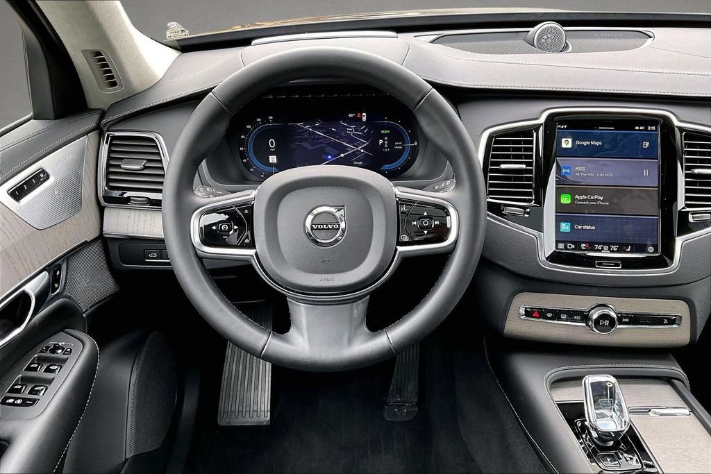Certified 2025 Volvo XC90 T8 Ultra w/ Lounge Package image 8