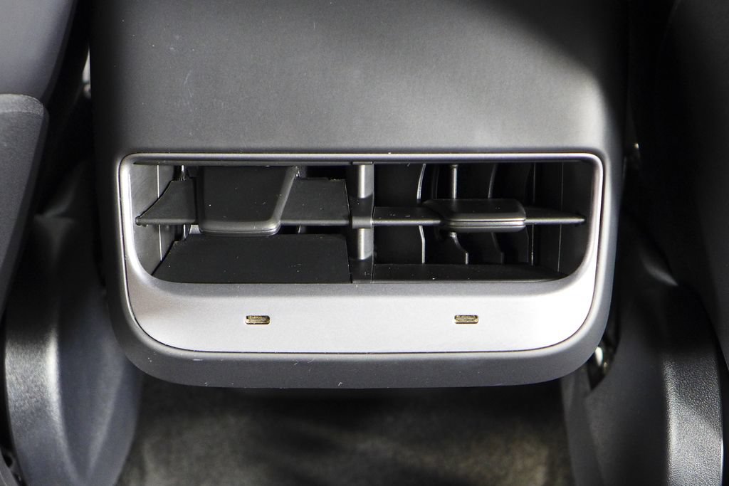 Used 2022 Tesla Model Y Performance AWD/4WD image 24
