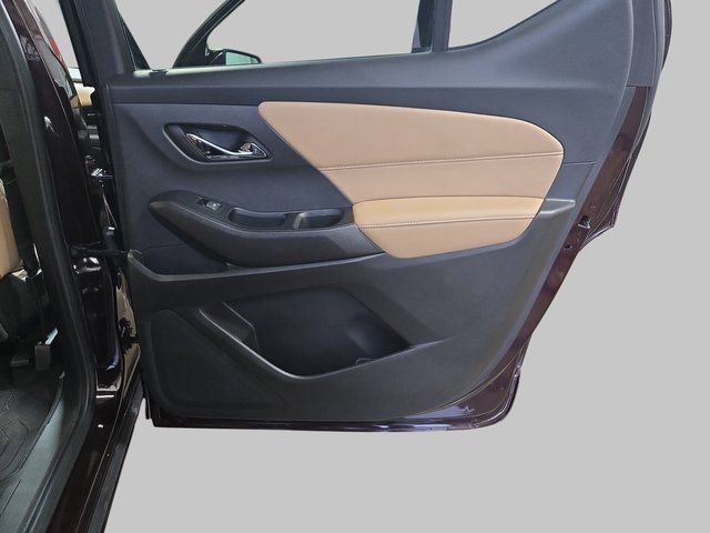 Used 2023 Chevrolet Traverse Premier image 13