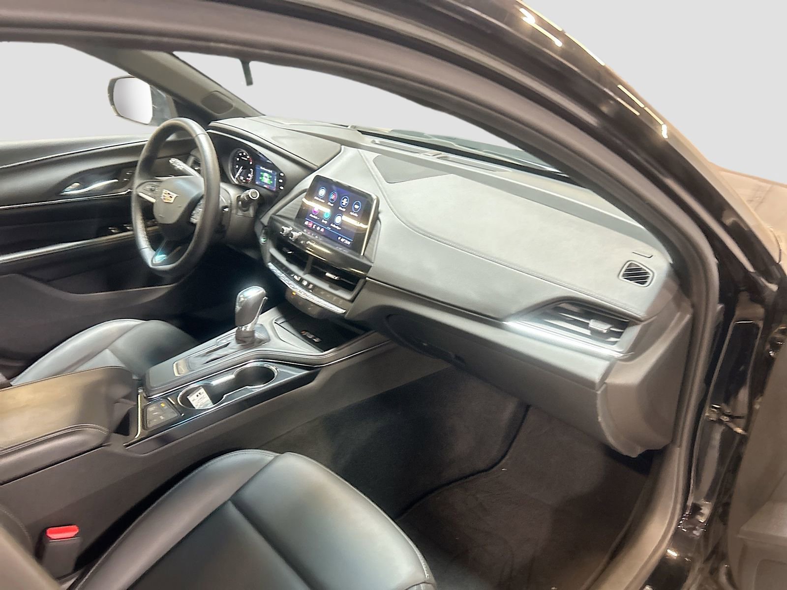 Used 2024 Cadillac CT4 Luxury image 27
