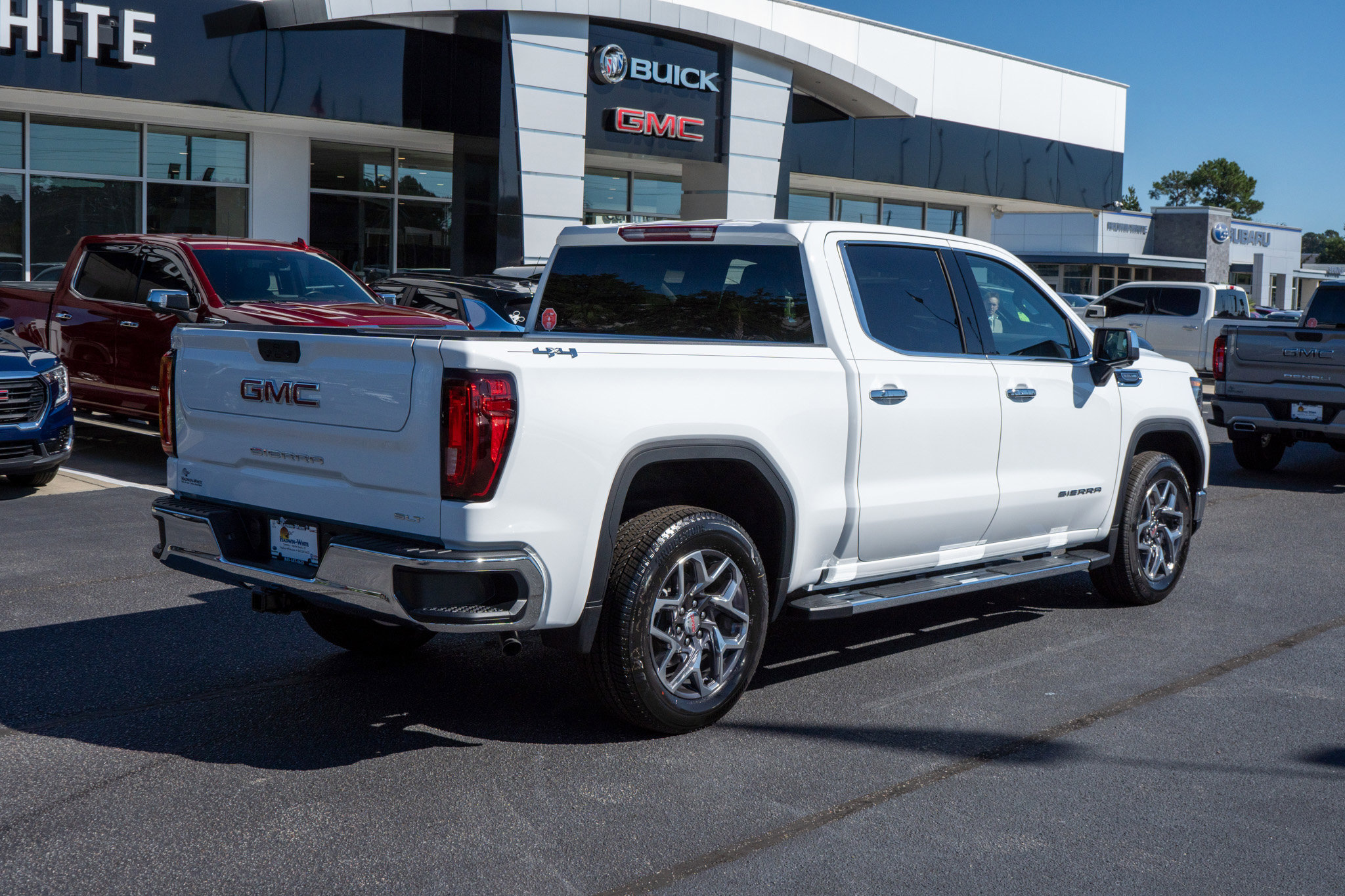 New 2026 GMC Sierra 1500 SLT w/ SLT Premium Package image 3
