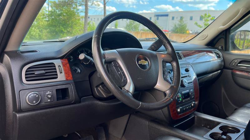 Used 2013 Chevrolet Avalanche LT RWD image 32
