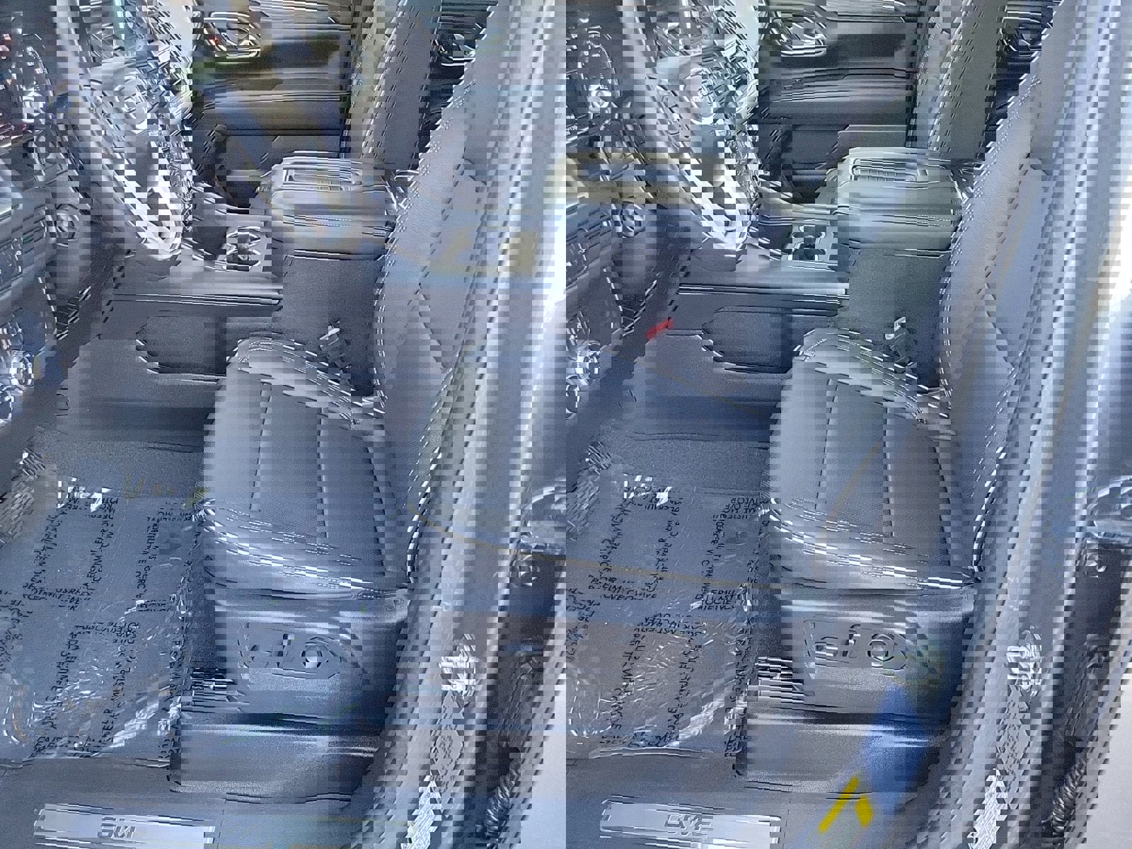 Used 2021 GMC Yukon XL SLT w/ Rear Media and Nav Package image 12