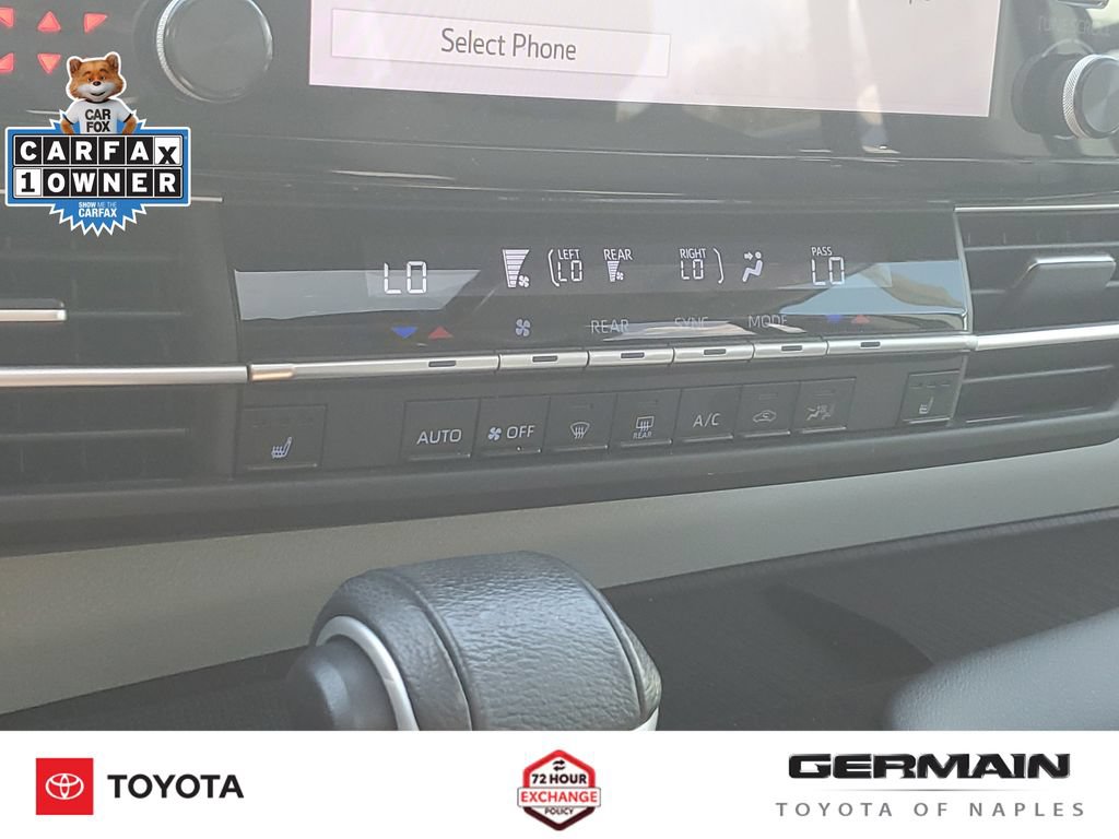Certified 2021 Toyota Sienna XLE FWD image 32