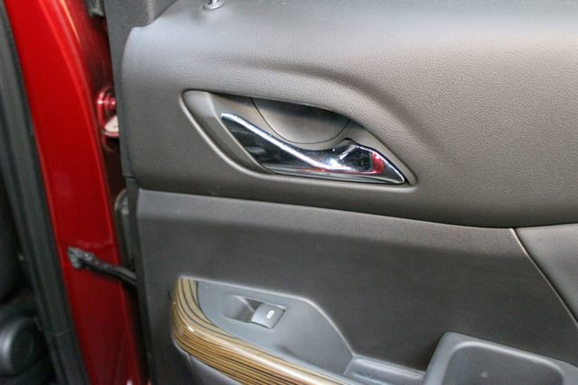 Used 2023 GMC Acadia SLE FWD image 13