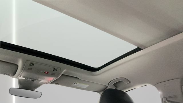 Used 2024 Volkswagen Tiguan SE w/ Panoramic Sunroof Package AWD/4WD image 16
