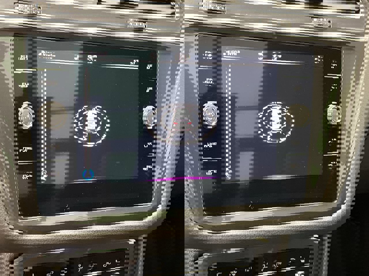 Used 2022 Volkswagen Tiguan SEL R-Line AWD/4WD image 5