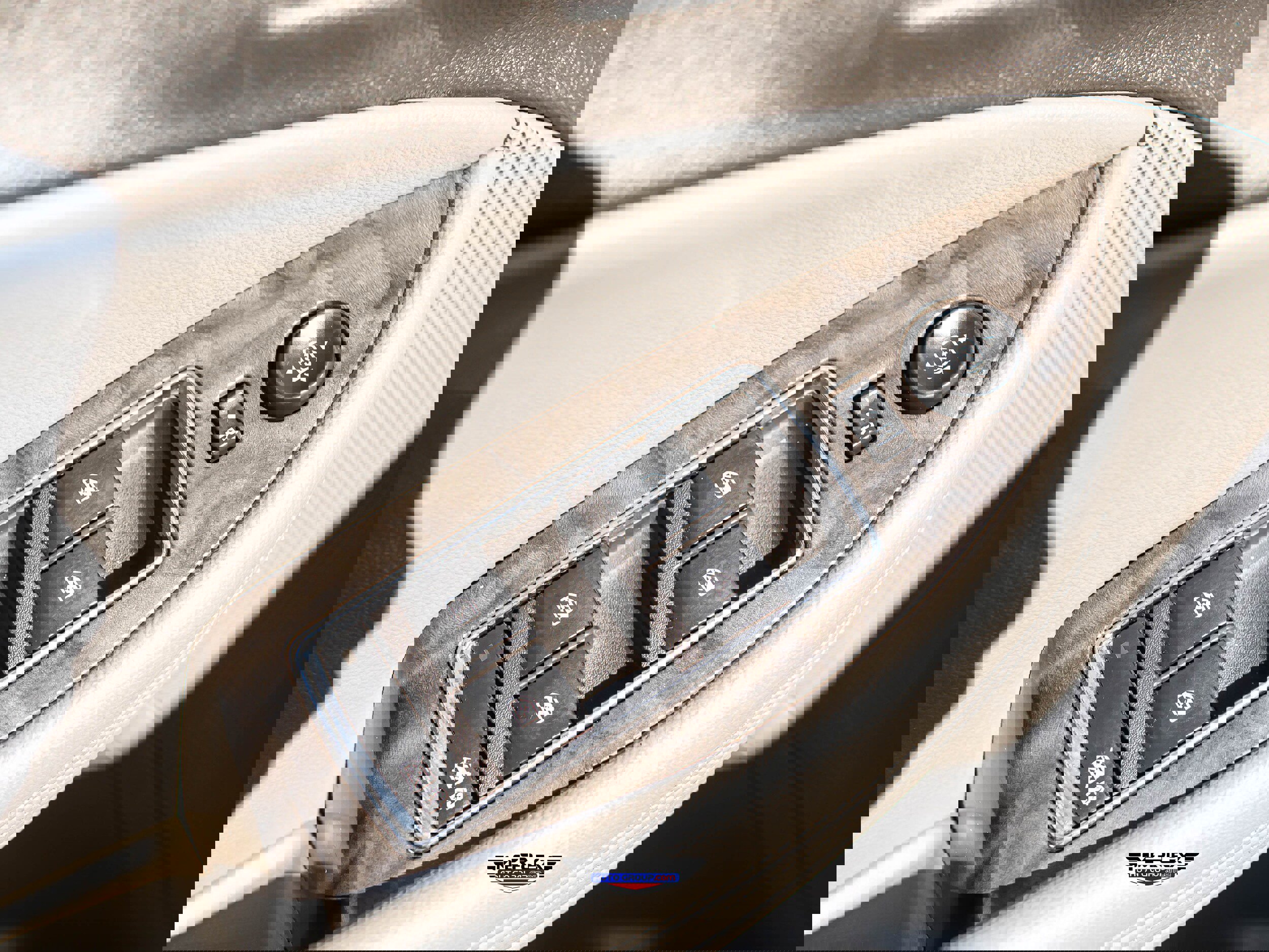 Used 2015 Chevrolet Impala LT w/ Convenience Package image 36