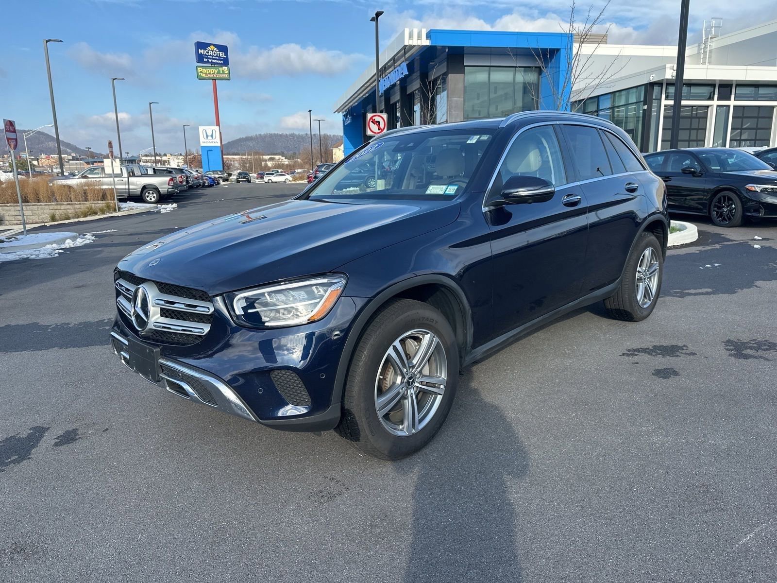 Used 2022 Mercedes-Benz GLC 300 4MATIC image 2